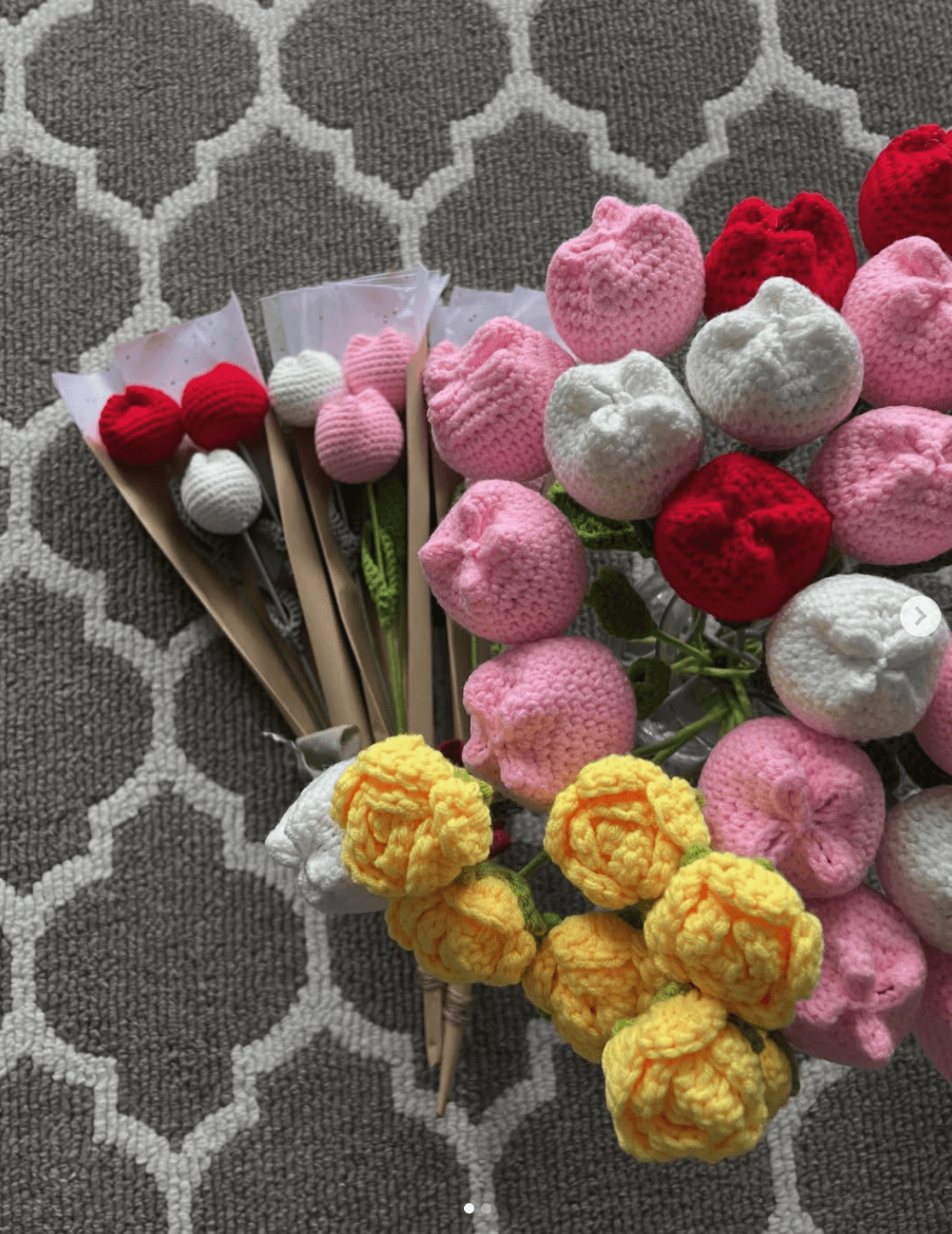 Different crochet flower bouquet options